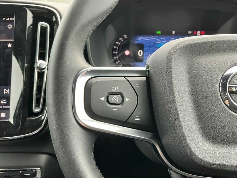 Volvo EX40 185Kw Extended Range Plus 78Kwh Black #18