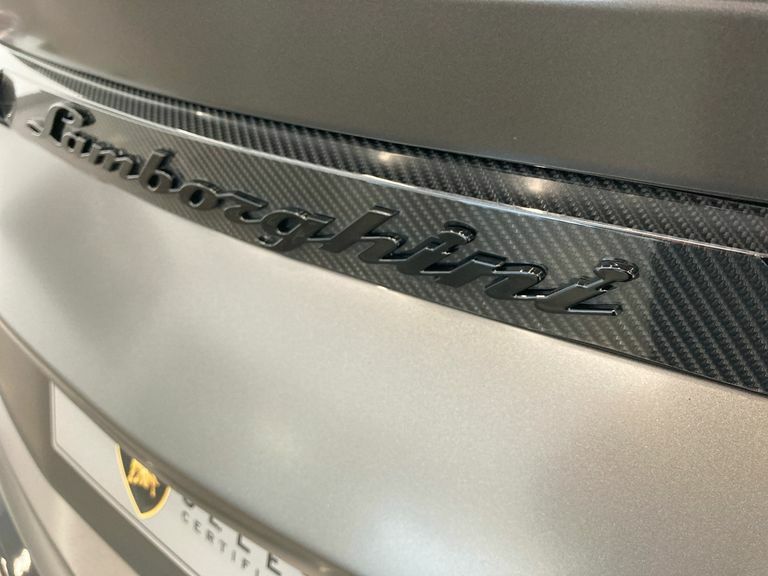 Lamborghini Urus S #12