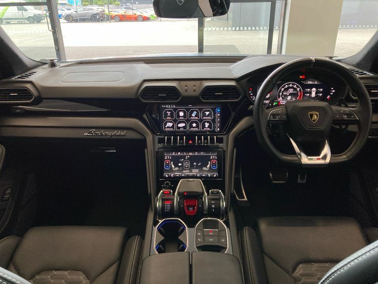 Lamborghini Urus S #23