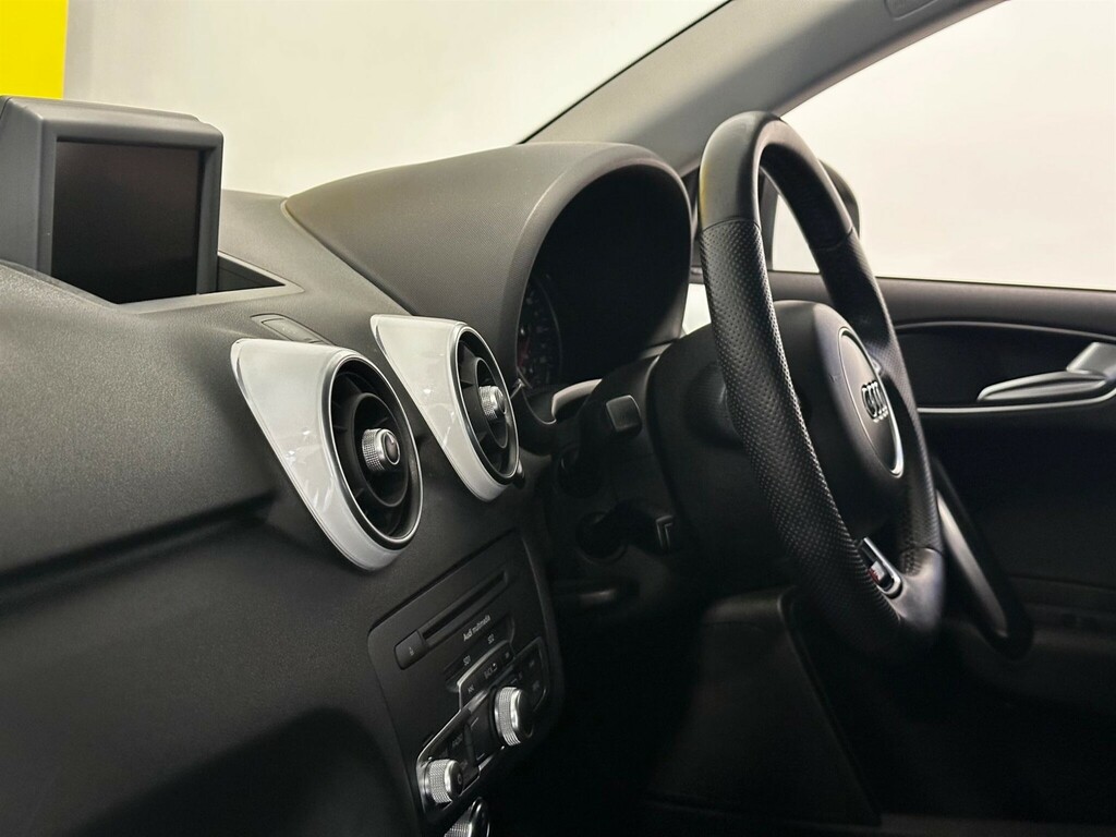 Audi A1 1.2 Tfsi Se Red #18