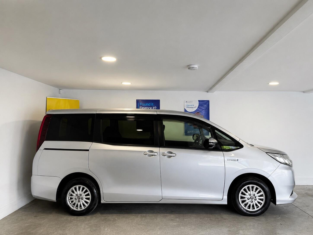 Toyota Noah 1.8 Hybrid 7Seats Euro 6 Ss #5