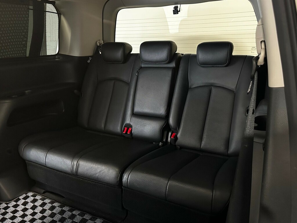 Nissan Elgrand E52 Black #20