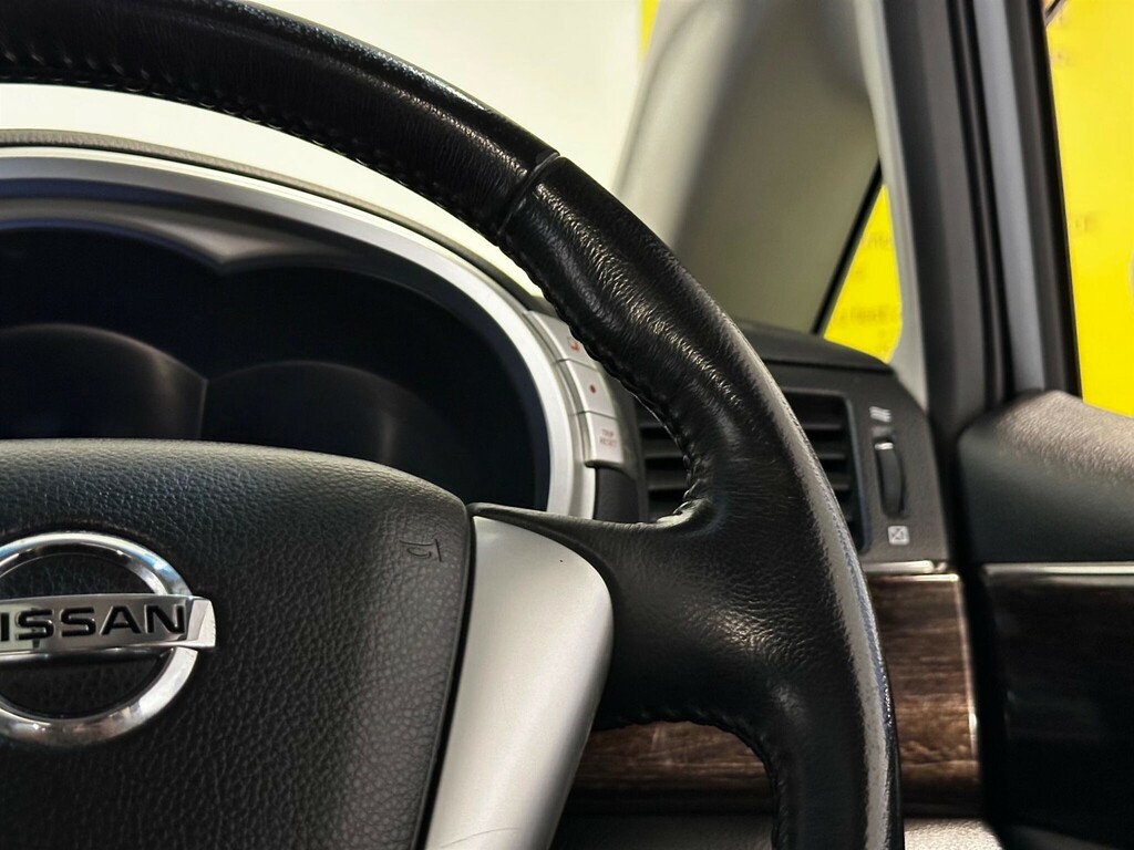 Nissan Elgrand E52 Black #25