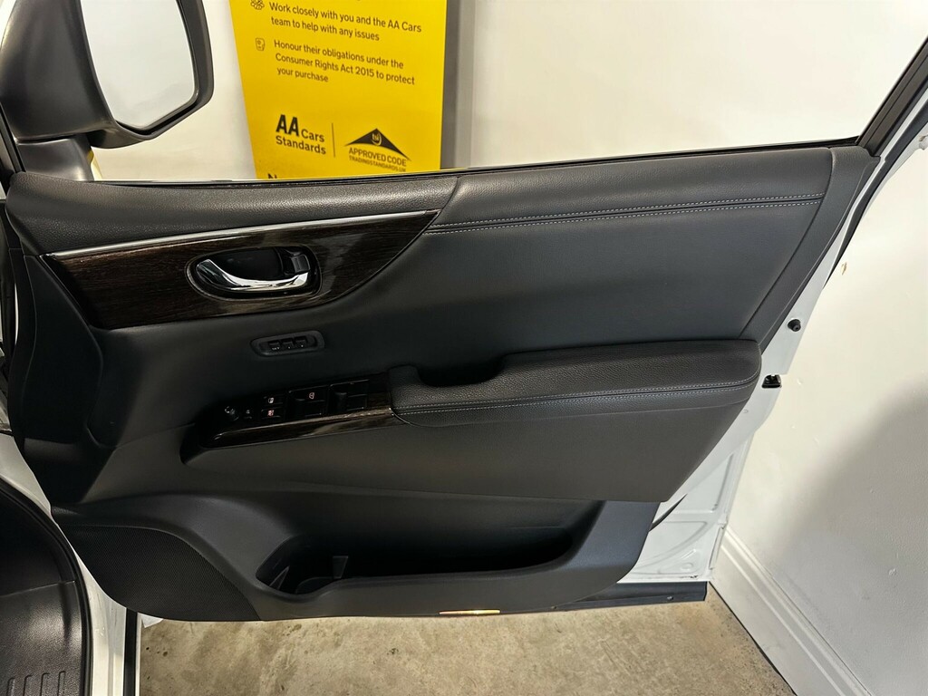 Nissan Elgrand E52 Black #11