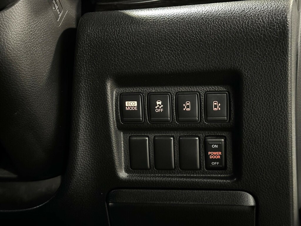 Nissan Elgrand E52 Black #13
