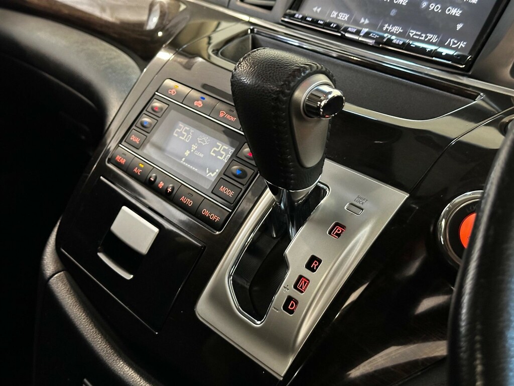 Nissan Elgrand E52 Black #30