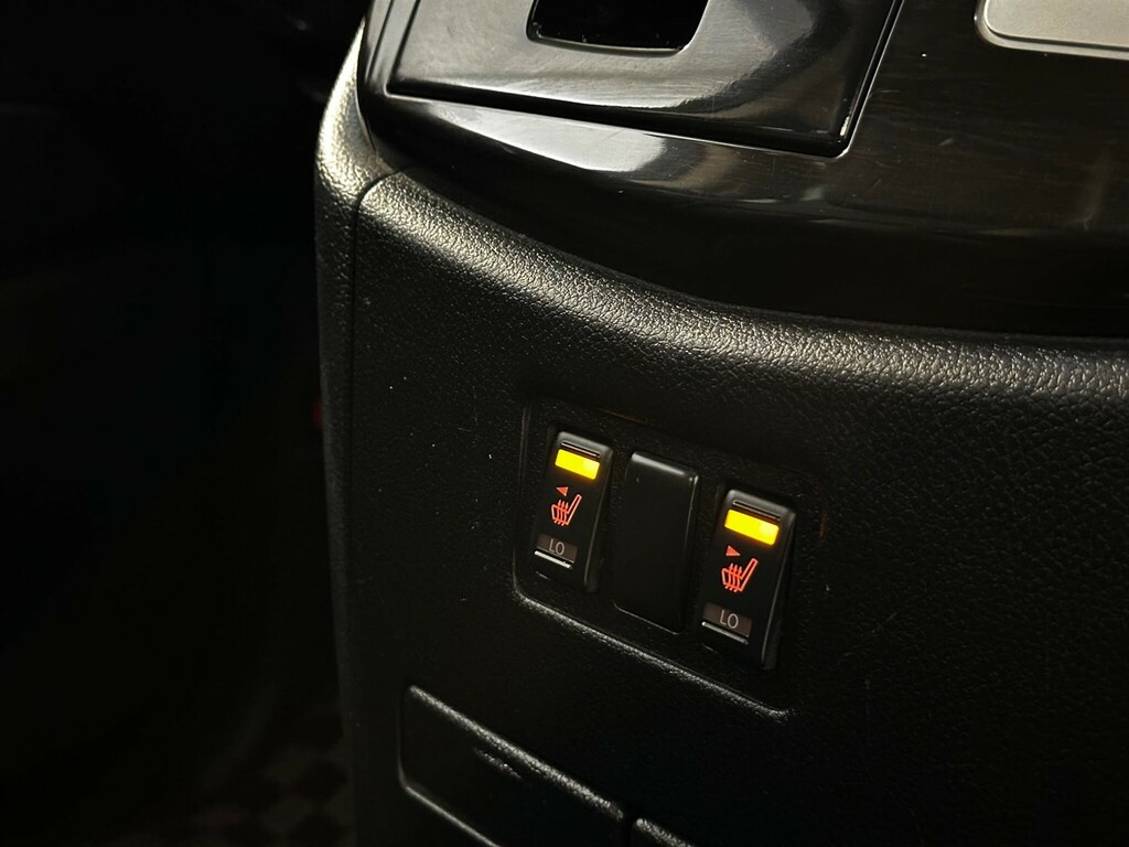 Nissan Elgrand E52 Black #32