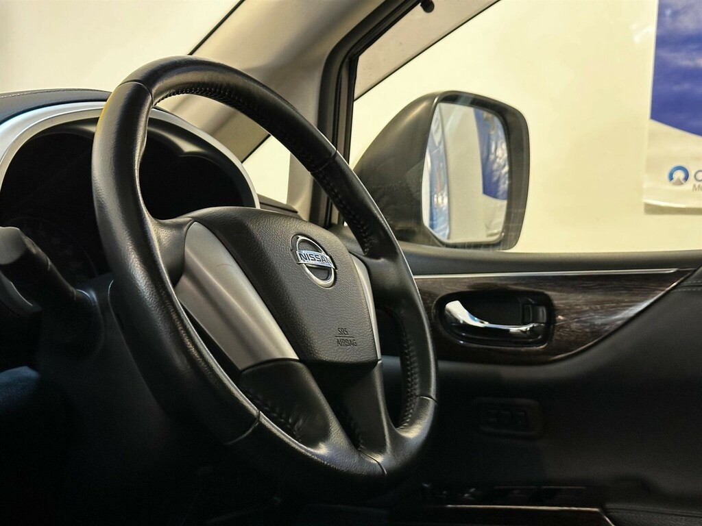 Nissan Elgrand E52 Black #23