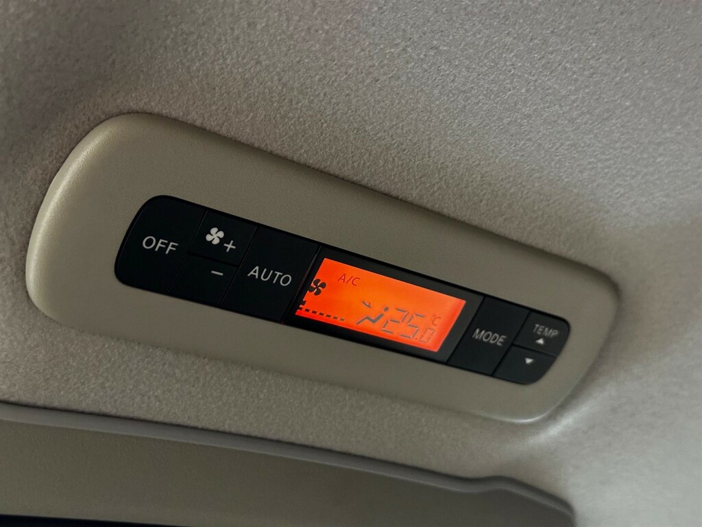Nissan Elgrand E52 Black #42