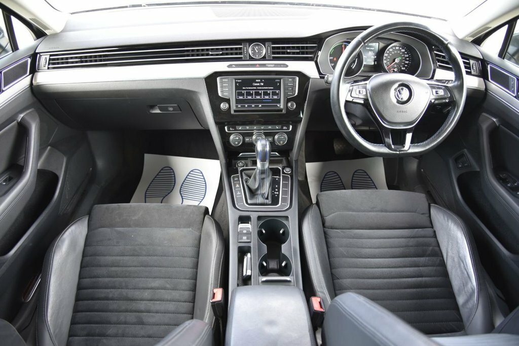 Volkswagen Passat 1.4L Gte Grey #2