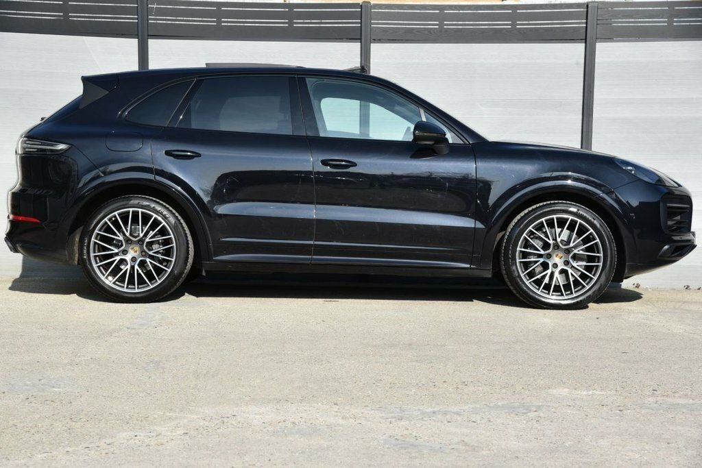 Porsche Cayenne 3L Platinum Edition Black #4