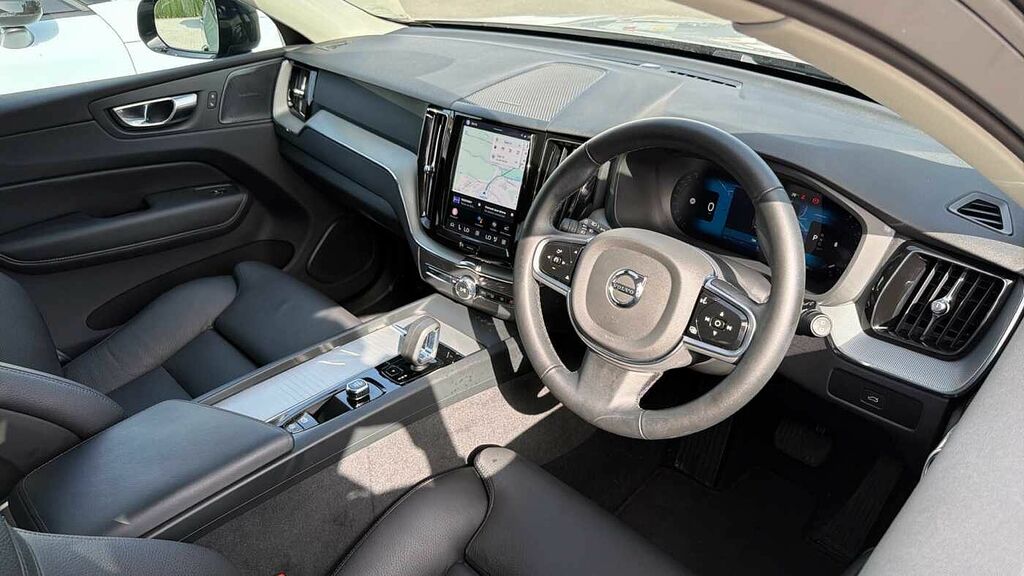 Volvo XC60 B5 P Awd Plus Dark OY25XGM Grey #4