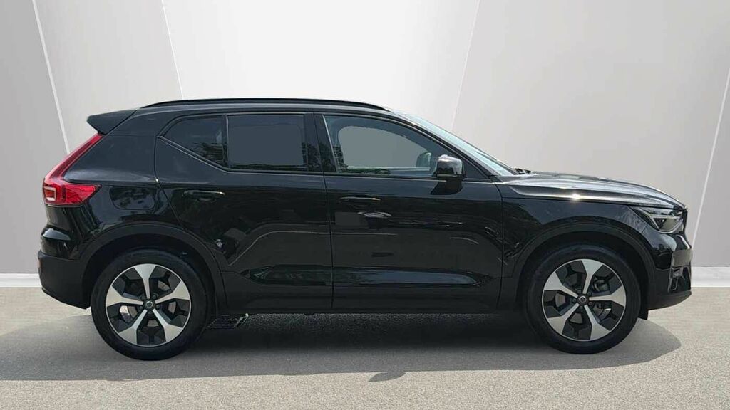 Volvo XC40 B4 P Plus Dark RV75VWL Black #3