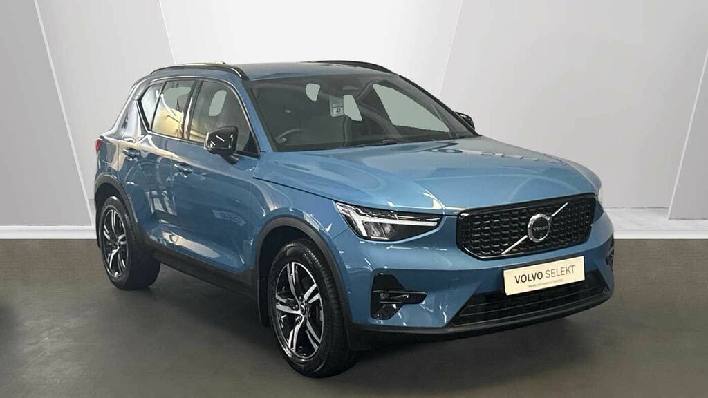 Volvo XC40 Plus, B4 Mild Hybrid, Dark Blue