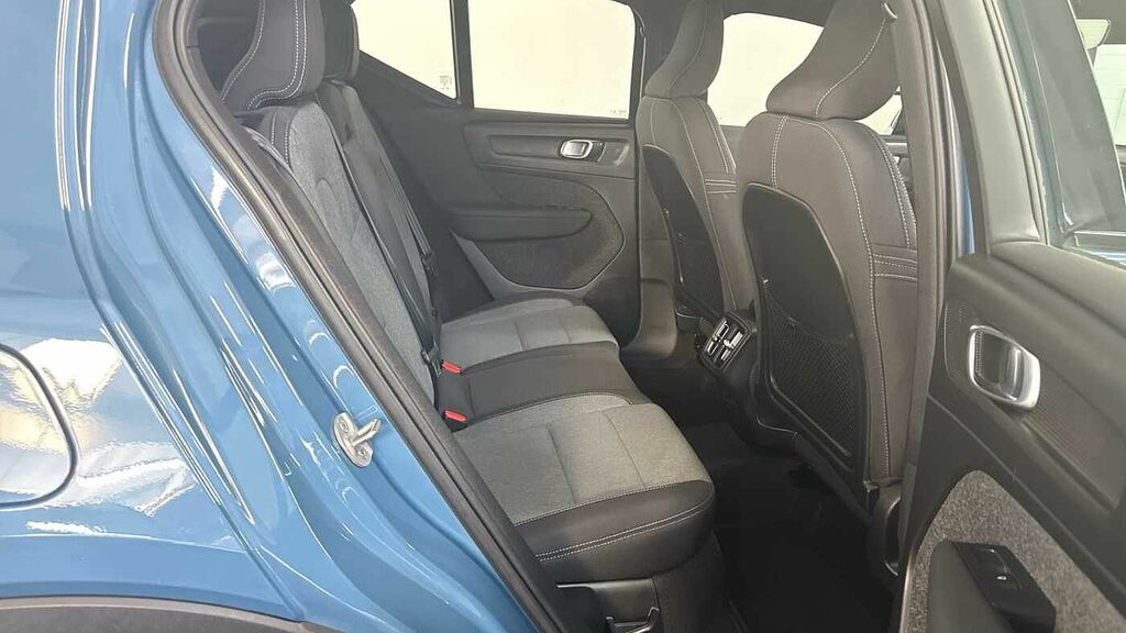 Volvo XC40 Plus, B4 Mild Hybrid, Dark GJ73NBM Blue #6