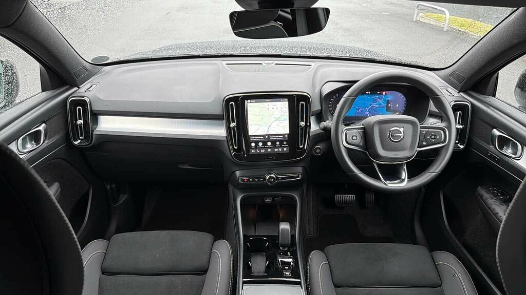Volvo XC40 B4 P Black Edition Plus HT25SYW Black #5