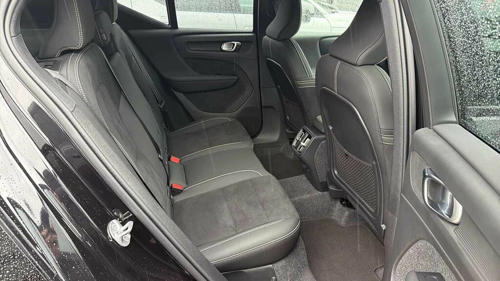 Volvo XC40 B4 P Black Edition Plus HT25SYW Black #6