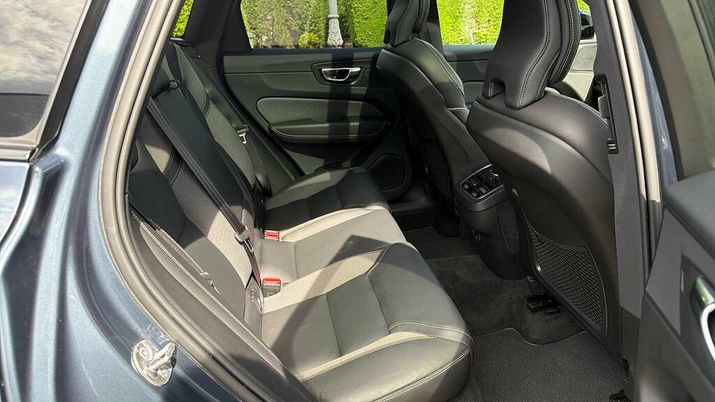 Volvo XC60 B5 P R-design GF71ZTP Blue #6