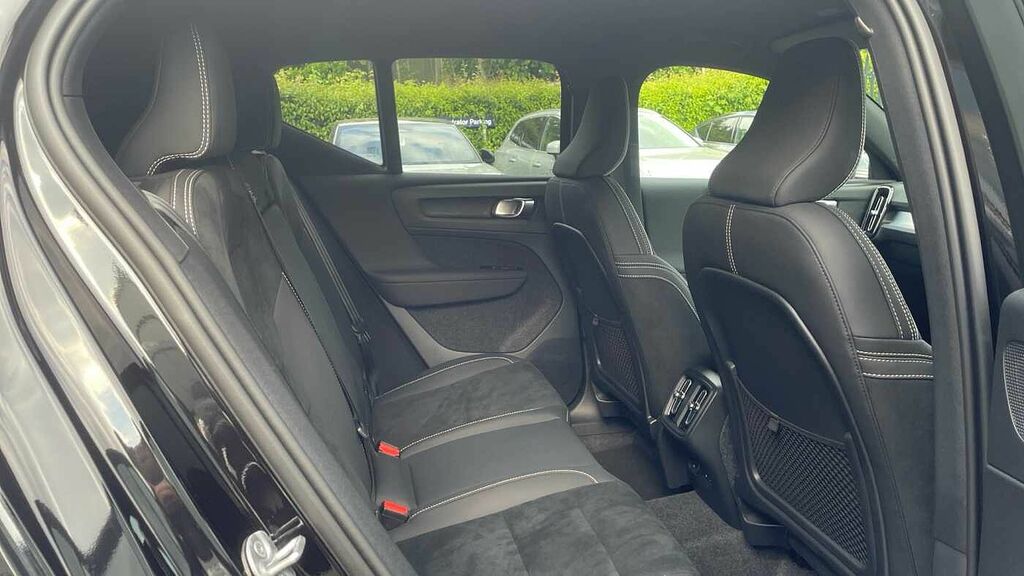 Volvo XC40 2.0 B3p Plus Black Edition GJ75BKX Black #6