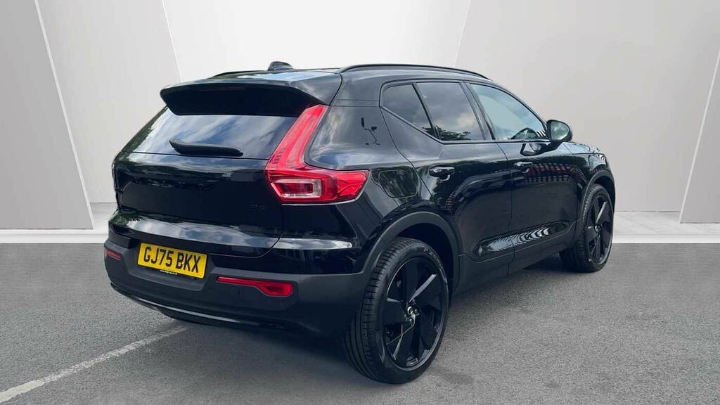Volvo XC40 2.0 B3p Plus Black Edition GJ75BKX Black #2