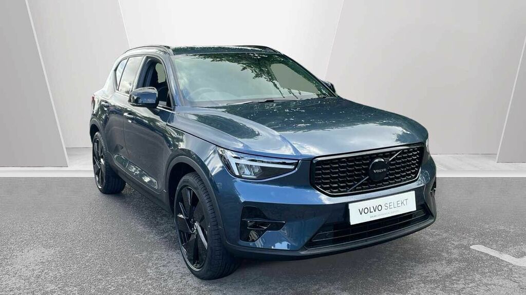 Volvo XC40 Black Edition Plus, B3 Mild Hybrid, Blue
