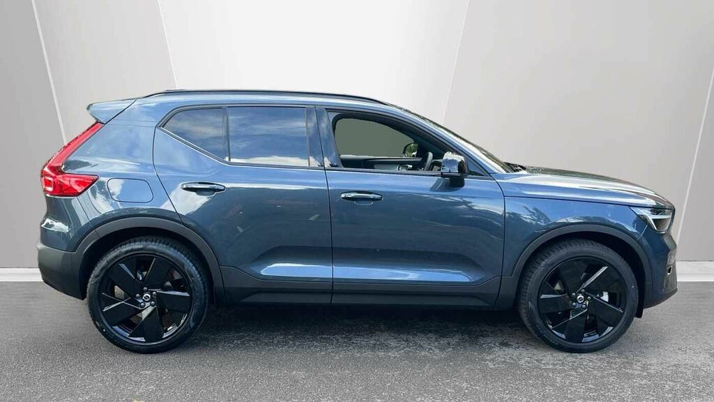 Volvo XC40 Black Edition Plus, B3 Mild Hybrid, LG26KTD Blue #3