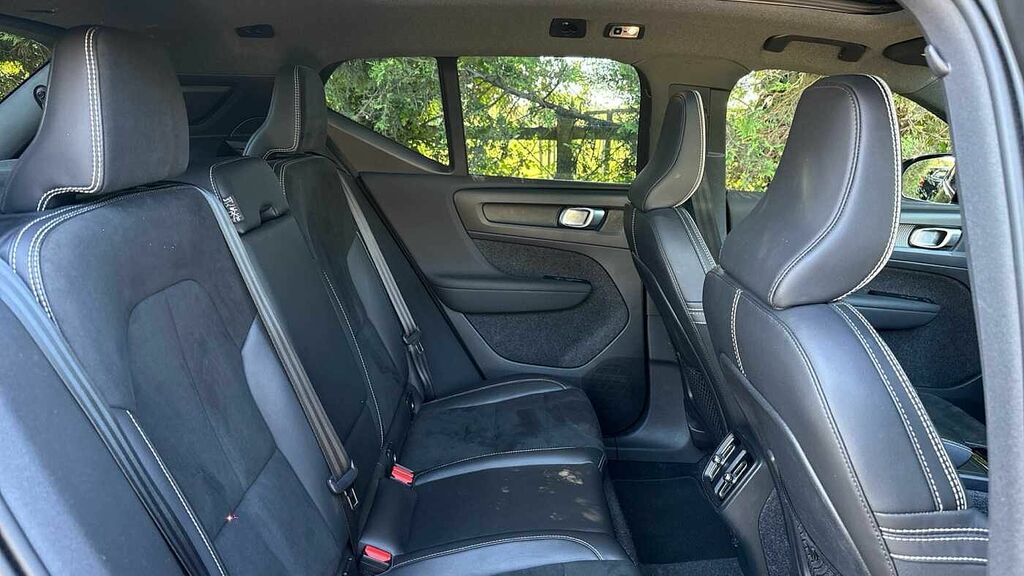 Volvo XC40 R-design, T3 YL22LBK Black #6