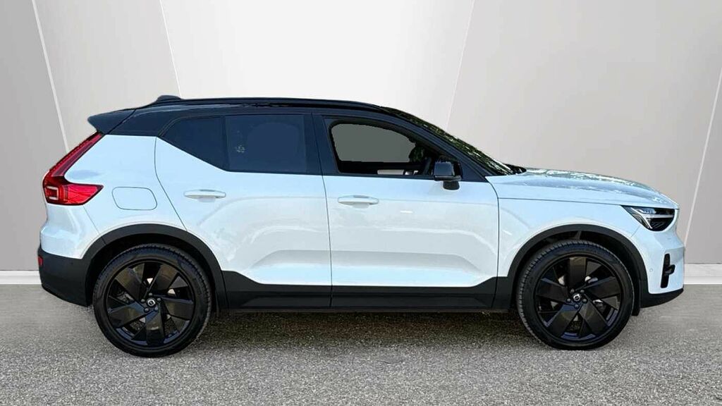 Volvo XC40 Black Edition Ultra, B3 Mild Hybrid, LB75MTF White #3