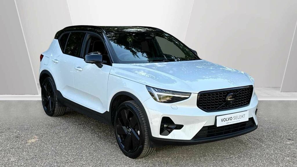 Volvo XC40 Black Edition Ultra, B3 Mild Hybrid, White