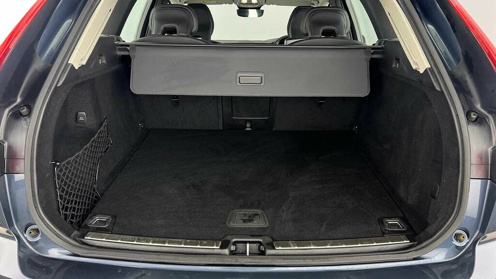 Volvo XC60 B5 P Momentum RV22ZWA Blue #5