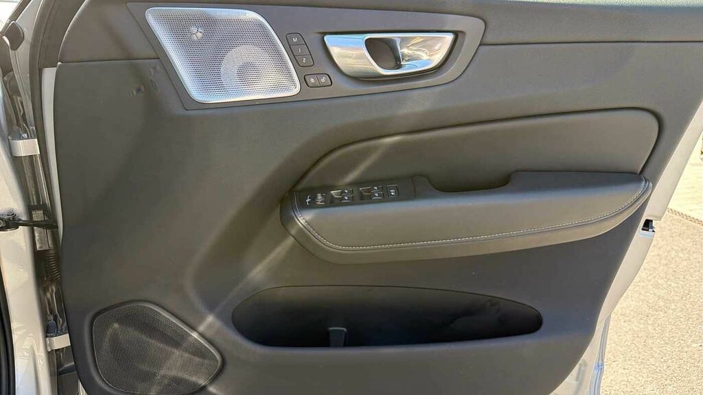 Volvo XC60 Suv  #28