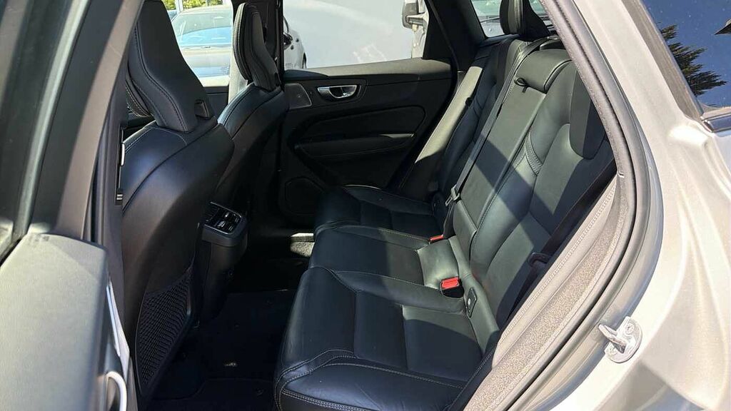 Volvo XC60 Suv  #32