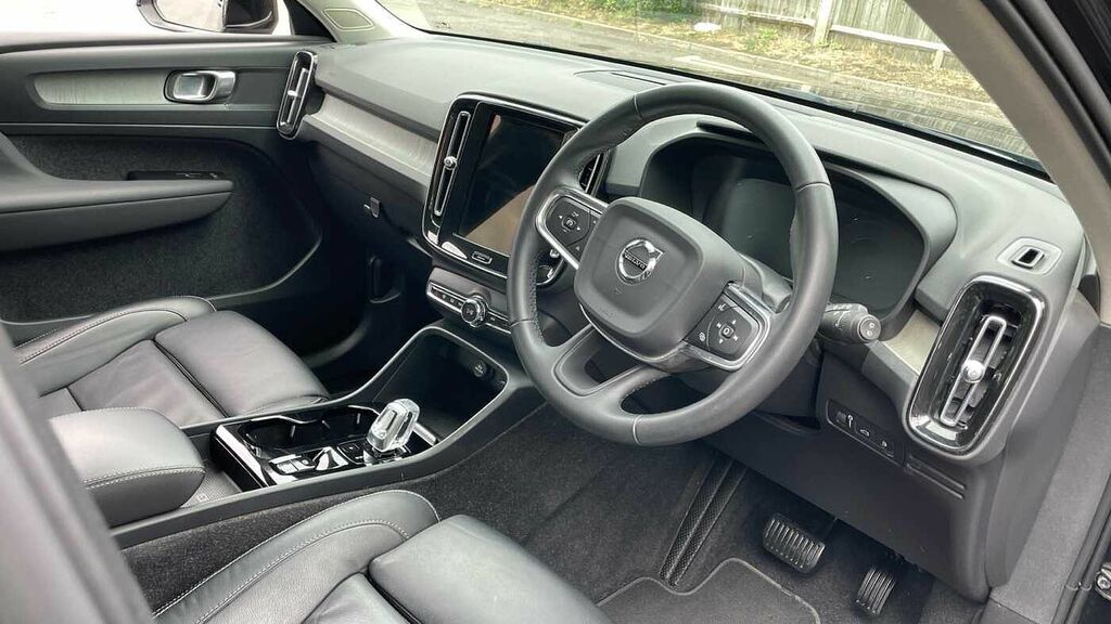 Volvo XC40 1.5 T5 Recharge Phev Inscription Pro Black #4