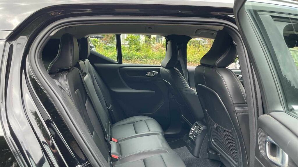 Volvo XC40 1.5 T5 Recharge Phev Inscription Pro Black #6