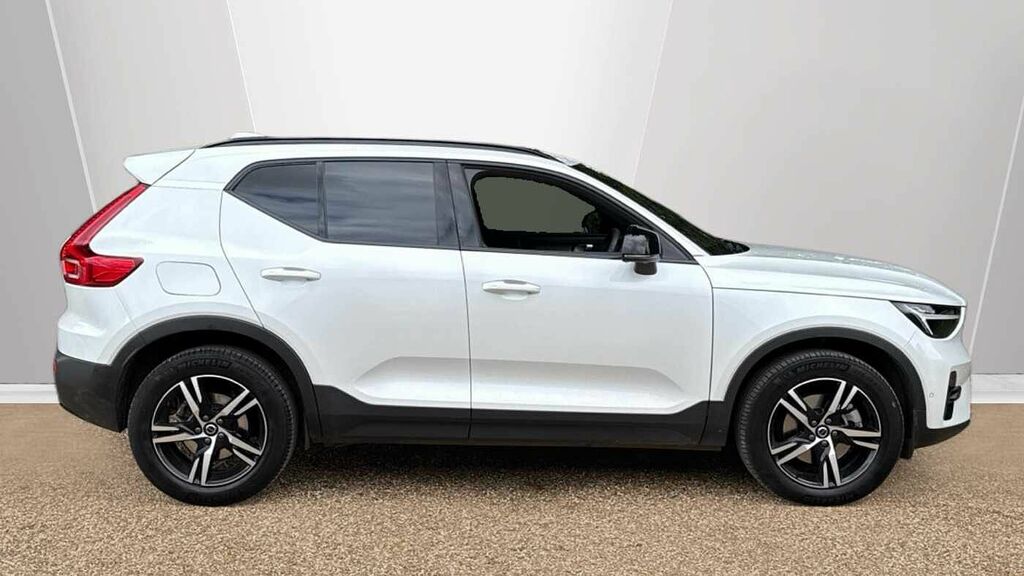 Volvo XC40 Plus, B3 Mild Hybrid, Dark BD24ENY White #3