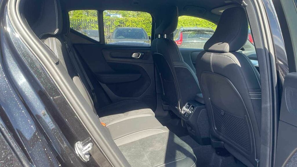 Volvo XC40 2.0 B3p Plus Black Edition Black #6