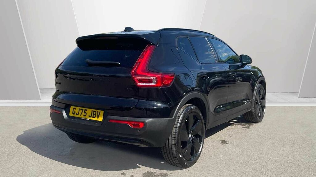 Volvo XC40 2.0 B3p Plus Black Edition Black #2