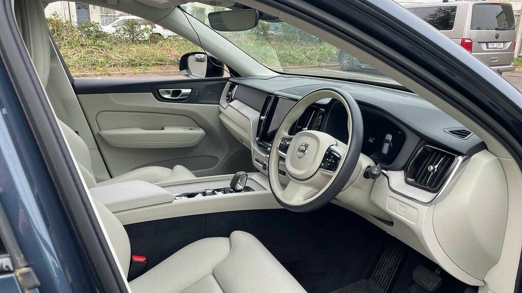 Volvo XC60 2.0 B5p Plus Dark Awd Geartronic Blue #4