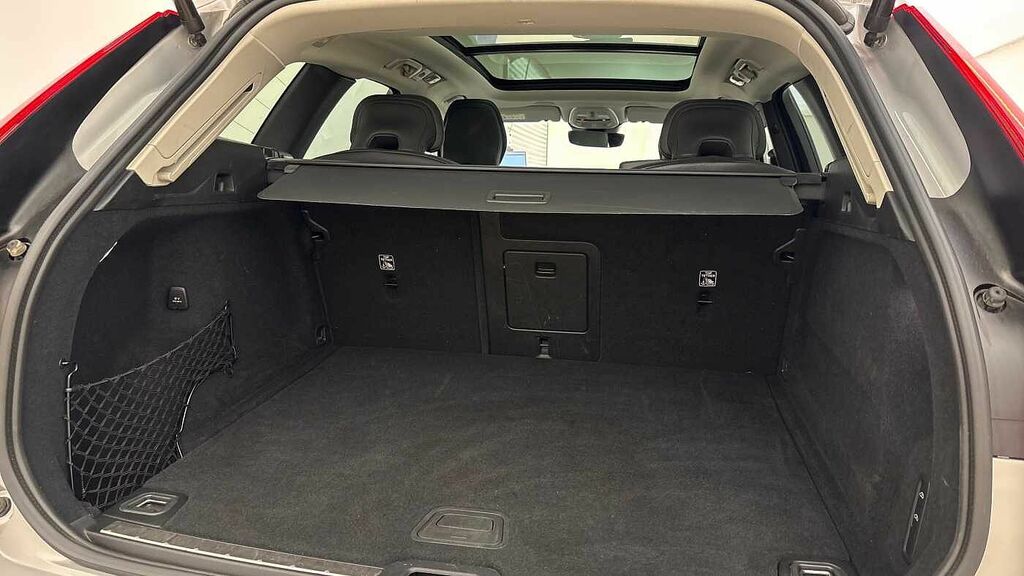 Volvo XC60 2.0 B5p Ultra Dark Awd Geartronic RV25WJA Silver #5