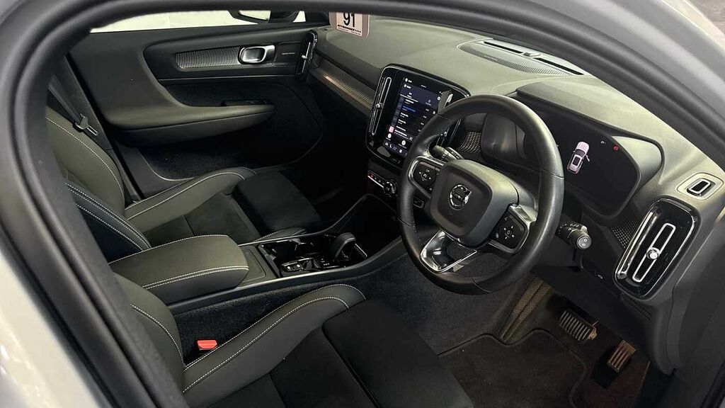 Volvo XC40 Ultimate, B4 Mild Hybrid, Dark GJ23NDV Silver #4