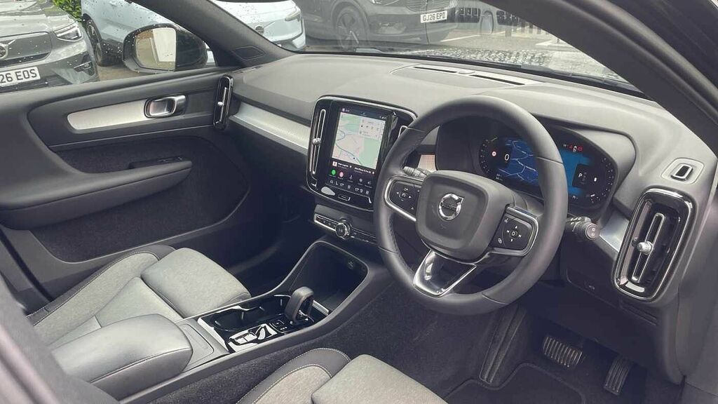 Volvo XC40 Plus, B4 Awd Mild Hybrid, Dark DY72BWV Black #4