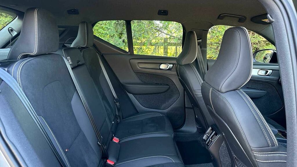 Volvo XC40 Plus, B4 Mild Hybrid, Dark YR75EFB Grey #6