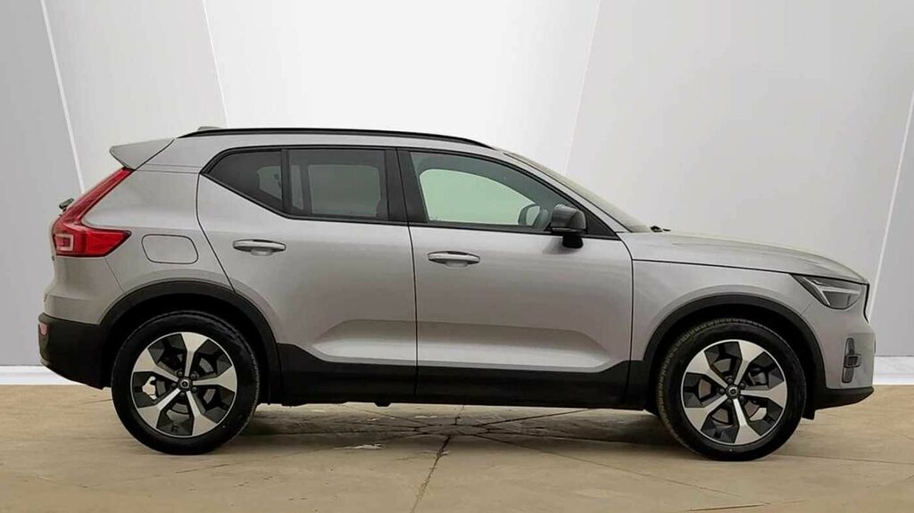 Volvo XC40 Plus, B4 Mild Hybrid, Dark RV75UBN Silver #2