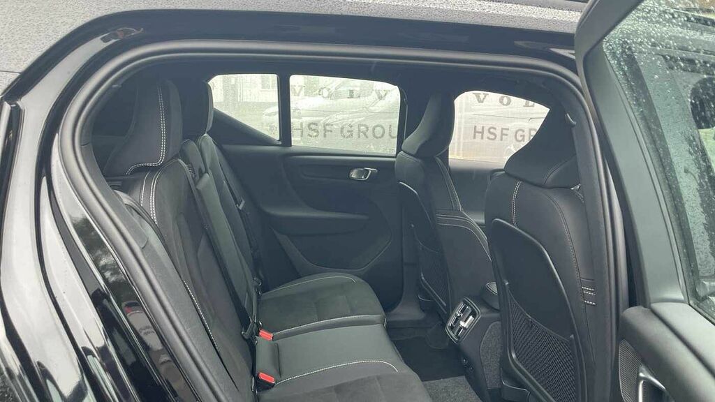 Volvo XC40 2.0 B4p Plus Dark LM25PZL Black #6