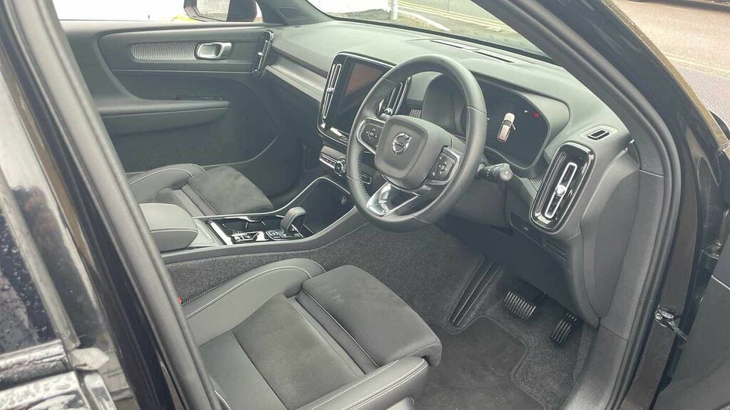 Volvo XC40 2.0 B4p Plus Dark LM25PZL Black #4
