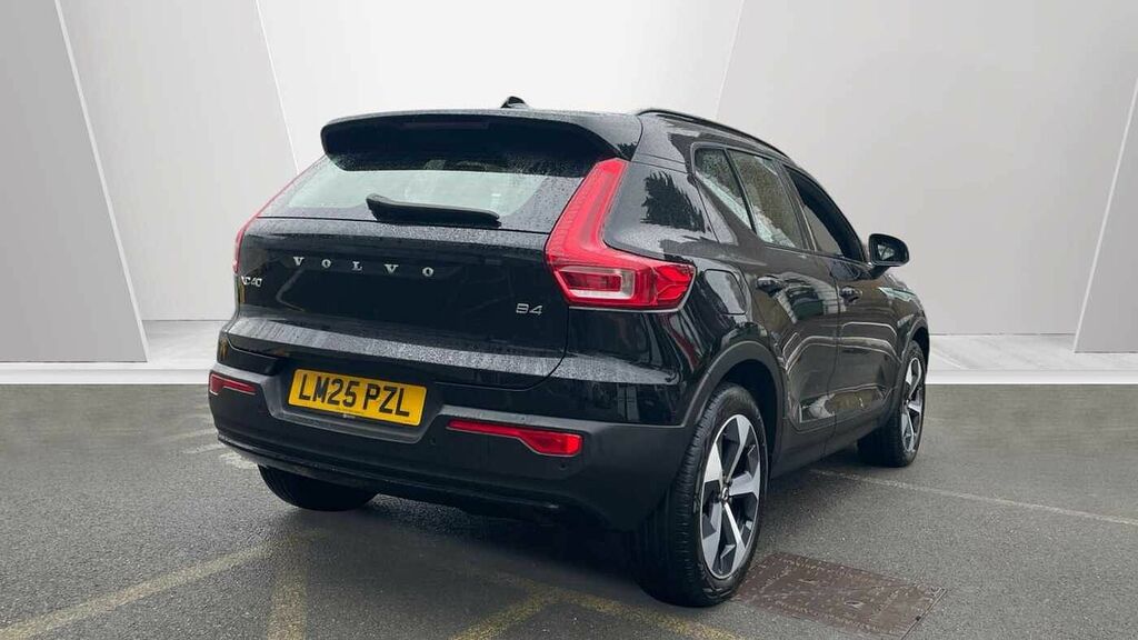 Volvo XC40 2.0 B4p Plus Dark LM25PZL Black #2