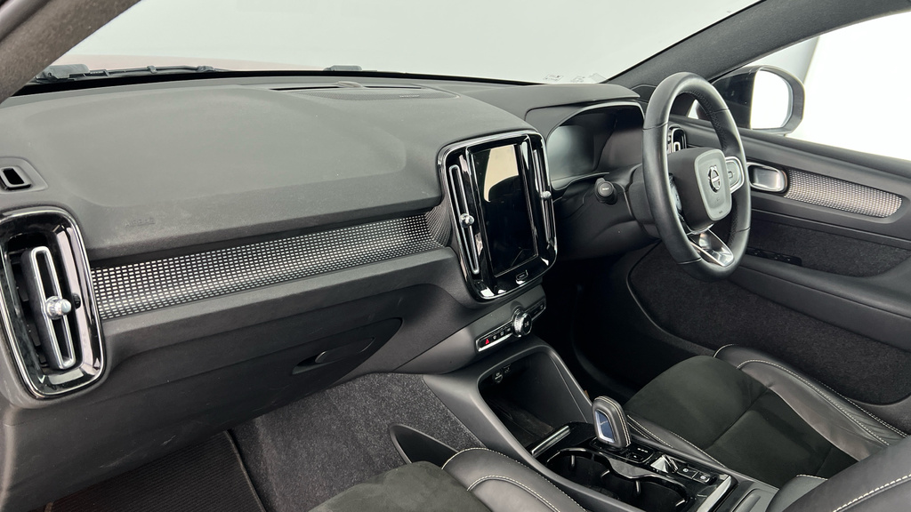 Volvo XC40 1.5 T3 163 R Design Geartronic Red #6