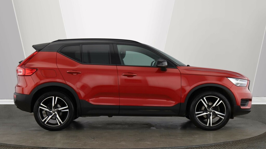 Volvo XC40 1.5 T3 163 R Design Geartronic Red #2