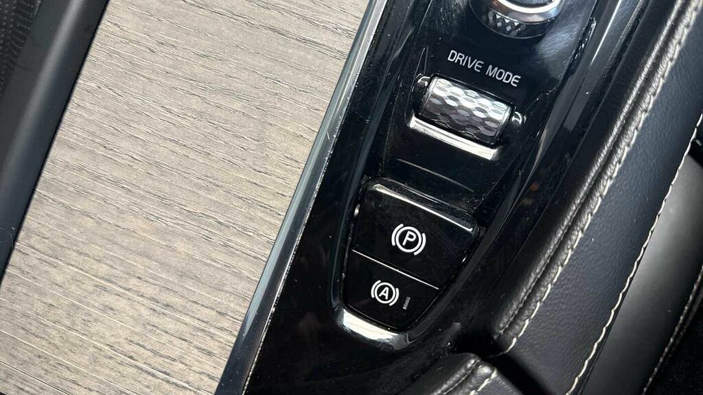 Volvo XC90 2L R-design Pro Black #39