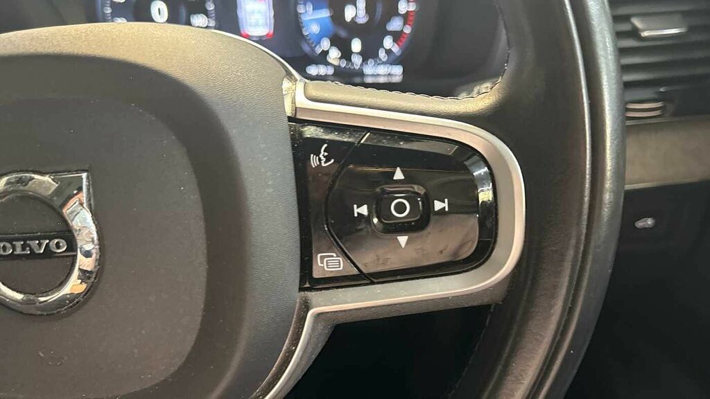 Volvo XC90 2L R-design Pro Black #21